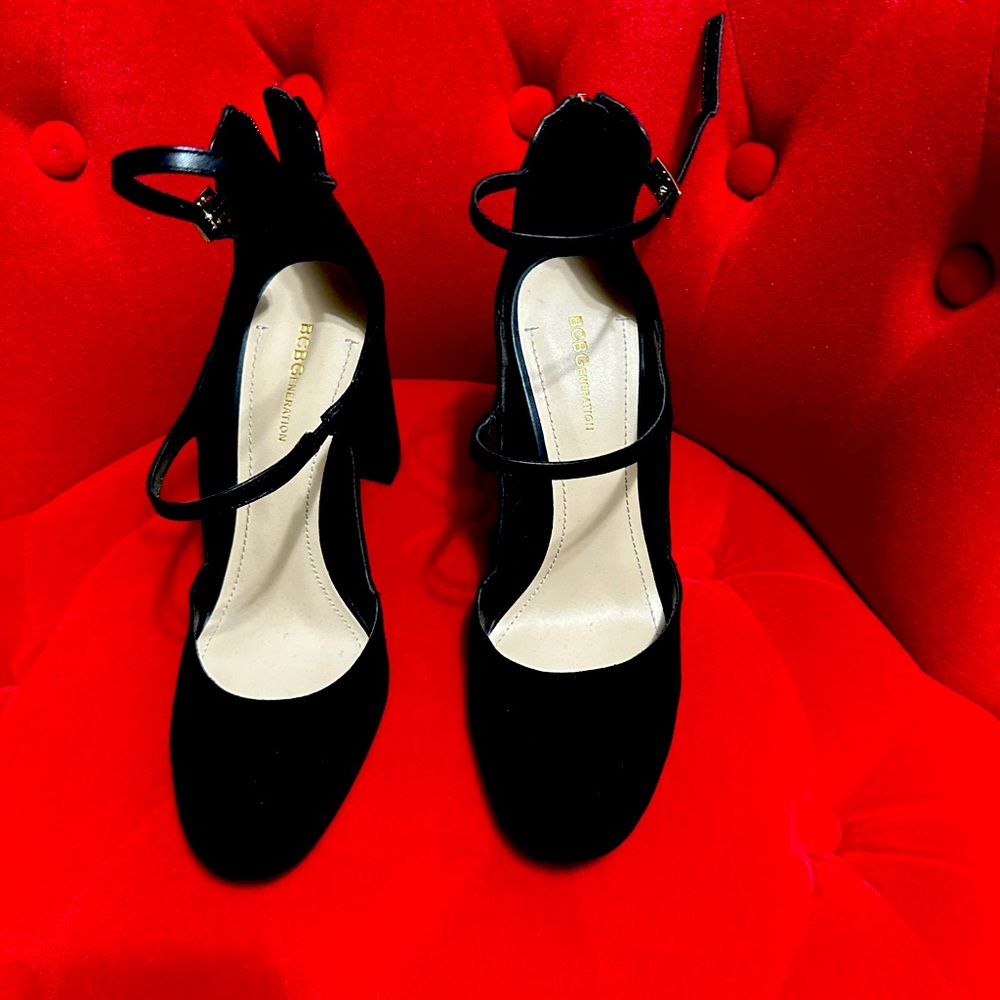 Women’s BCBG size 10 platform